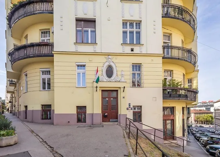 - Cute And Comfy * Budapešť